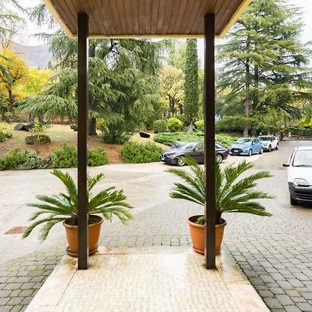 Residenza Al Vittoriale - By Host4U Apartamento Gardone Riviera Exterior foto