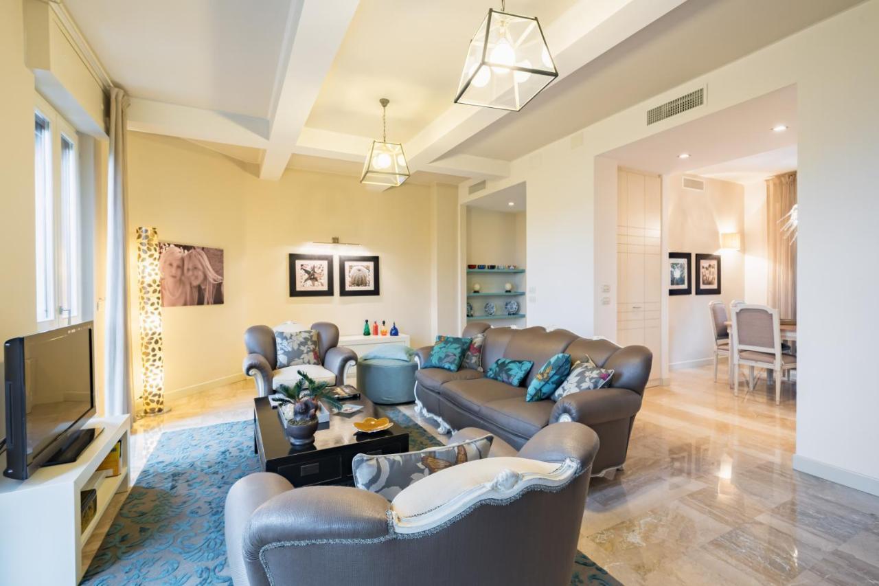 Residenza Al Vittoriale - By Host4U Apartamento Gardone Riviera Exterior foto