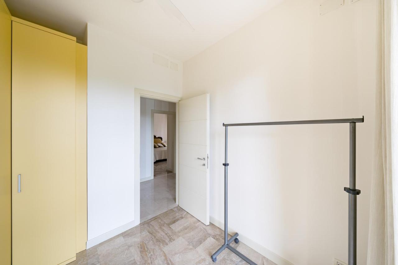 Residenza Al Vittoriale - By Host4U Apartamento Gardone Riviera Exterior foto