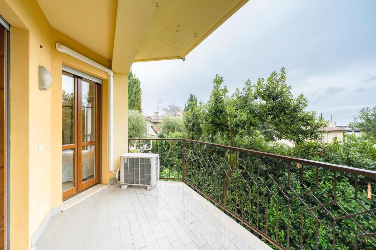 Residenza Al Vittoriale - By Host4U Apartamento Gardone Riviera Exterior foto
