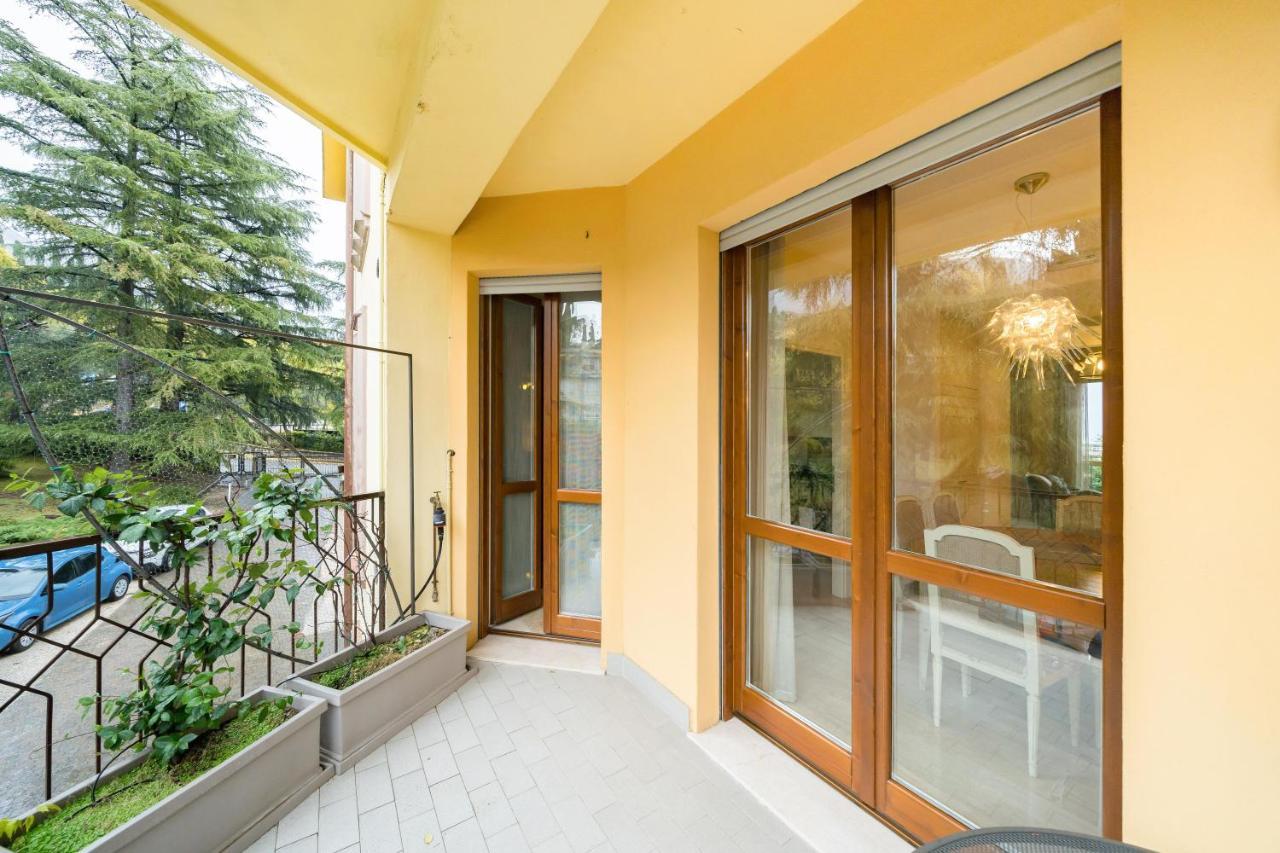 Residenza Al Vittoriale - By Host4U Apartamento Gardone Riviera Exterior foto